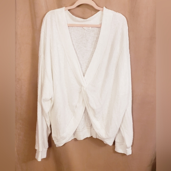 BUCKETLIST TWISTED REVERSIBLE TOP - Picture 6 of 9